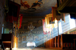 Lechu 
Luminous majesty 
2012-10-18 23:06:42