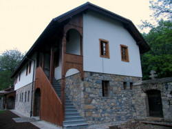 Miladin.Š 
Manastir GOMIONICA 
2012-10-23 21:23:44