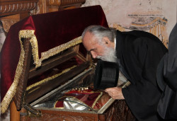 jarek 
Serbian Patriarch Irinej kissing relics of St. Theodore Tyrone in Novo Hopovo monastery 
2012-10-30 22:38:48