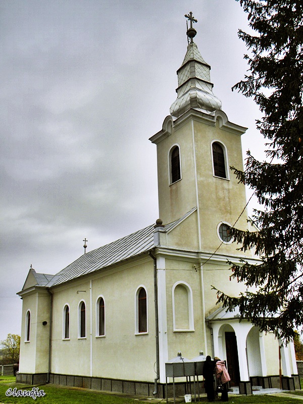 Schitul "Sfintii Arhangheli Mihail si Gavriil" - Rosia