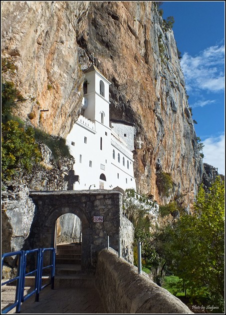 Manastir Ostrog