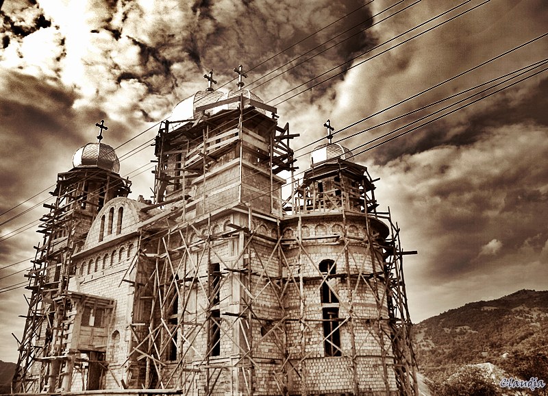 Biserica in constructie