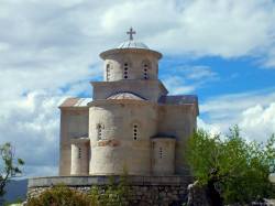 sladjana2 
Srkva sv.mucenika Stanka,Ostrog 
2012-11-27 22:49:18