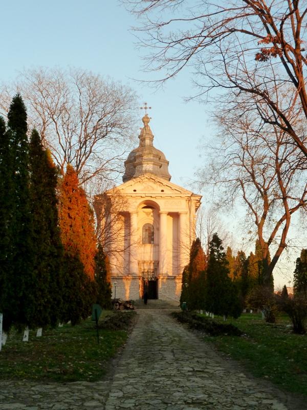 Pelerin în Iaşi: Amurg la mănăstirea Frumoasa (2).