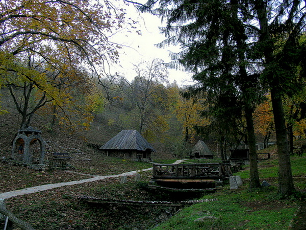 Manastir Velika Remeta - dvorište