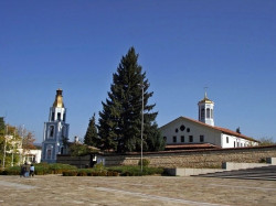 Nikolay_BG 
храм „Свето Въведение Богородично" (Панагюрище) 
2012-12-02 10:52:59