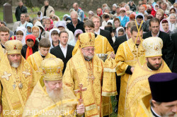 Igor Zhdanovic 
Крестный ход 
2012-12-04 17:20:04