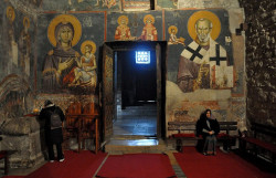 AleksaSrbin 
у храму 
96 
2012-12-13 08:27:25