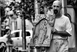goran boricic 
Srecna Slava domacine... 
2012-12-19 09:48:30