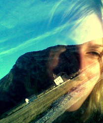 Nikolina.K 
АУТОПОРТРЕТ 
2012-12-23 22:40:40
