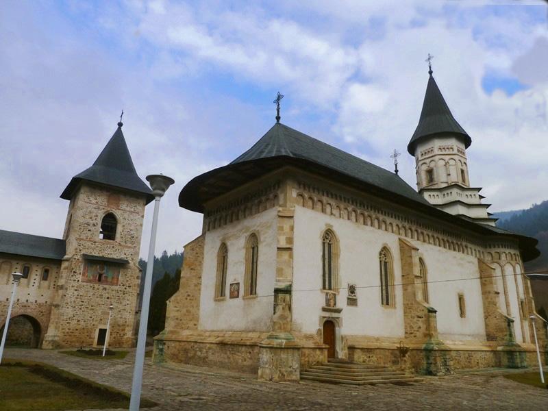 Mănăstirea Bistriţa - Neamţ (1): Biserica şi turnul clopotniţă