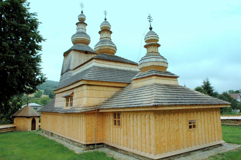 Miroľa -   drewniana cerkiewka Opieki Matki Bożej 