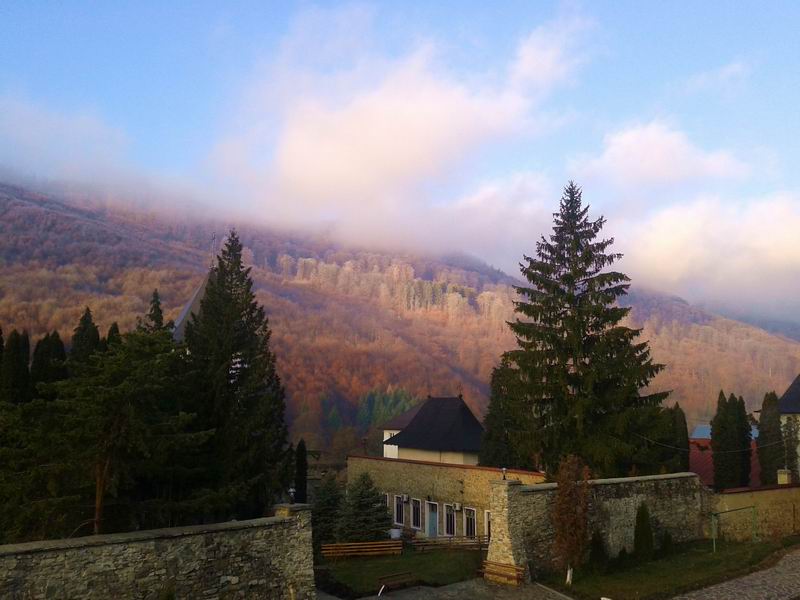 Autumn at the Pângăraţi Monastery