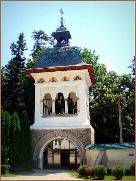Mănăstirea Sinaia - turnul clopotniţă