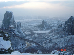 kondinpap 
Holly Meteora 
2013-01-07 17:26:39
