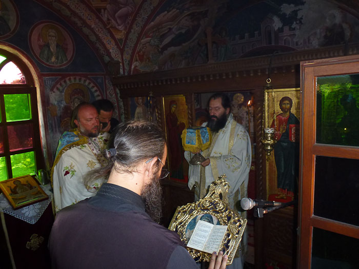 Недељна литургија на Какову