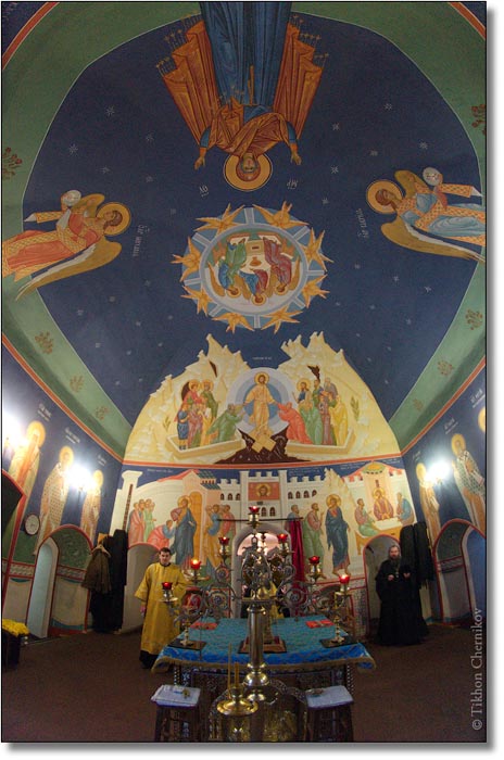 В алтаре Казанской церкви