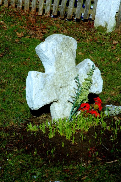 Hrebenne - krzyż na placu cerkiewnym