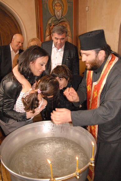 Tbilisi - chrzest w cerkwi 