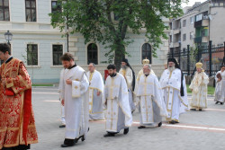 maksim 
Литија 
2013-03-28 12:24:37
