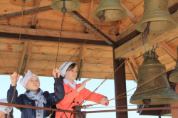 jarek1 
Ringing bells at Easter...  
2013-04-02 21:57:30