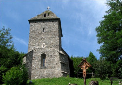 ursache 
Corner Church, Hunedoara County 
2013-04-08 12:35:55