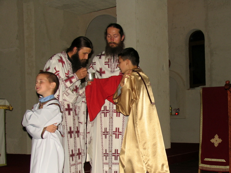 +++ HRISTOS VOSKRESE+++
