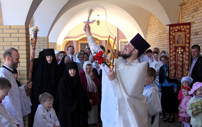 Paschal procession in Zwierki monastery