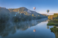 sandr 
In the sky above the Lavra 
2013-05-07 19:14:56