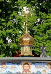 jarek1 
Teh gate to the Nativity of the Blessed Virgin Mary Orthodox church in Gródek  
2013-06-09 16:39:44