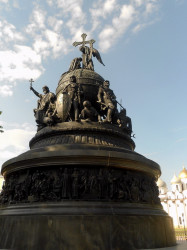 Sofia-8 
памятник Тысячелетия России 
2013-06-10 21:04:52