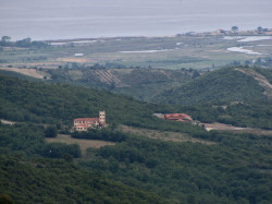 PopovicT 
Manastiri iznad sela Eigani 
2013-06-15 21:43:33