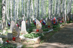 Hongor 
Пермь Госпитальный участок Егошихинского кладбища 
2013-06-28 04:19:16