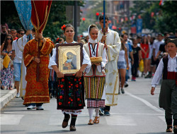 felix 
Литија на Духовски понедељак у Ваљеву-The Slava Of The Valjevo City 2013 
2013-06-28 09:12:39