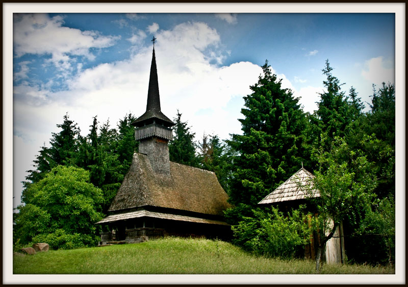 Biserica de lemn  din secolul  XVI ,  Muzeul Satului Maramuresean, Sighetu Marmatiei(2)