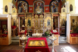 jarek 
Interior of the St. Peter and Paul Apostles Orthodox church in Jelenia Gora, Poland 
2013-07-14 20:14:12