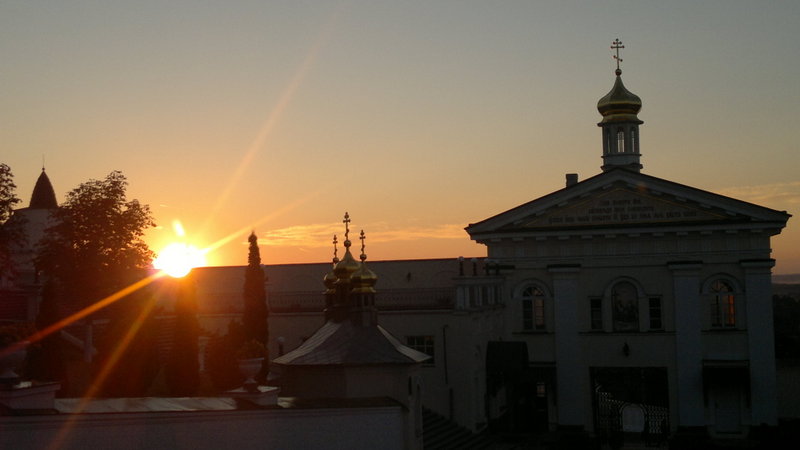 Wschód słońca nad Ławrą Poczajowską