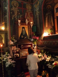 cristiangeorge 
Mănăstirea Lainici - rugăciune la Sfântul Irodion 
2013-08-03 00:30:54