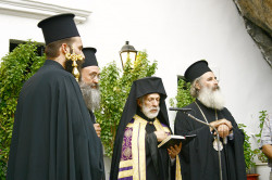 Anaxios 
Metropolitans Melitonos of Philadelpfia, Makarios of Gortina and Andreas of Arkalohori 
2013-08-15 12:13:29