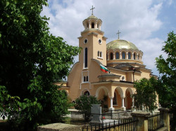 Nikolay_BG 
храм "Св. Вмчк Георги", град Първомай 
2013-08-18 22:01:08