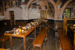 Djole 
Манастир Хиландар-трпеза 
93 
2013-09-07 06:48:08