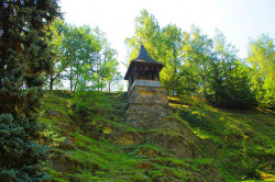 jorjeyorga 
CLOPOTNITA PARINTELUI ARSENIE BOCA, MANASTIREA PRISLOP 
2013-09-10 16:39:03