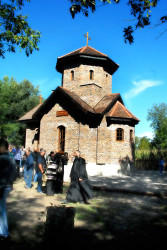 dragoj03 
Црква Сретења Господњег, Сунчана Река 
105 
2013-09-14 14:26:40