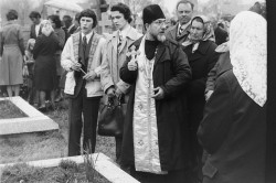 szolucha.w 
Nad grobem mojego dziadka 30 lat temu 
2013-09-17 21:32:50