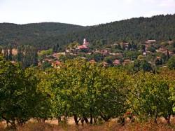 Nikolay_BG 
храм "Свети вмчк Георги" и село Хрищени 
2013-09-19 20:11:29