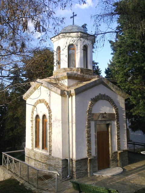 Параклис – БЧК в село Долни Лозен, България.