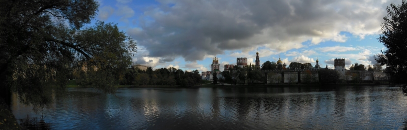 Sunset over Novodevichy monastery in Moscow - 1