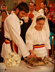 Florina 
Nunta traditionala romaneasca 
114 
2013-10-01 14:23:11