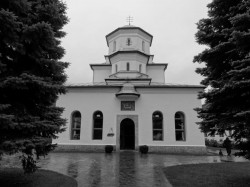 Firmilian 
Biserica Manastirii Tismana 
2013-10-10 19:44:00