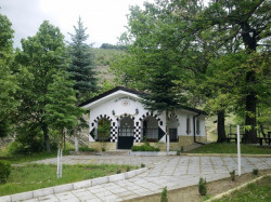 Dobrevmotorsport 
Параклис ”Свети Пророк Илия” (1989) – село Сапарево, България. 
2013-10-15 08:19:03
